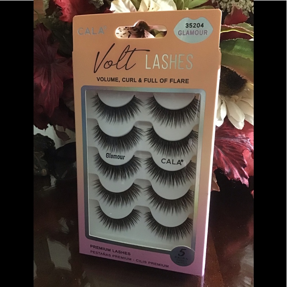Cala Volt Lashes, volume, curl & full of flare.